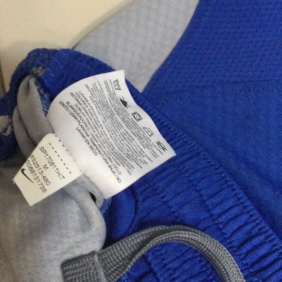 Nike Dri-fit Authentic Boys shorts Medium Like New - Picture 6 of 6